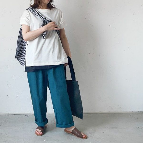 リラックス感がクセになる。夏を心地よく過ごすボールパンツコーデ