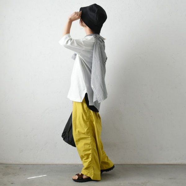 大人可愛いお散歩コーデ。歩きやすいだけではなく、スタイリッシュにキメル。