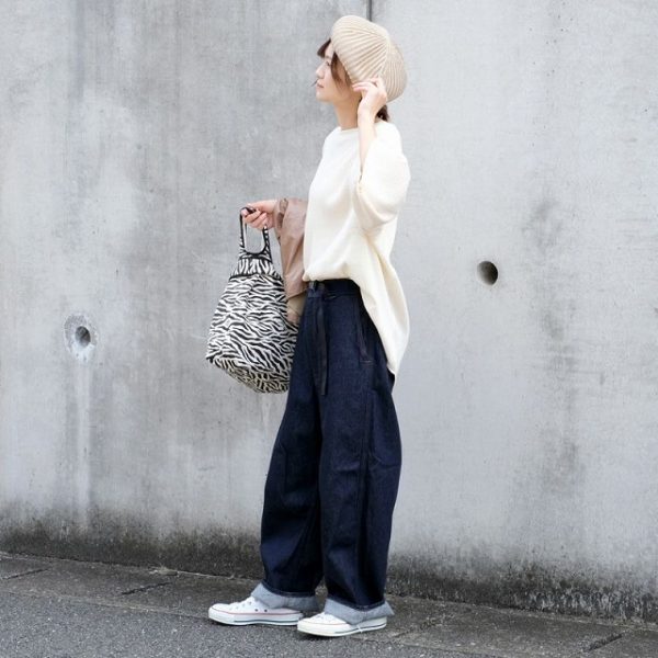 春夏は爽やかベーシックカラーを！スタイリングはネイビー・ホワイトカラーを基本にコーデ。