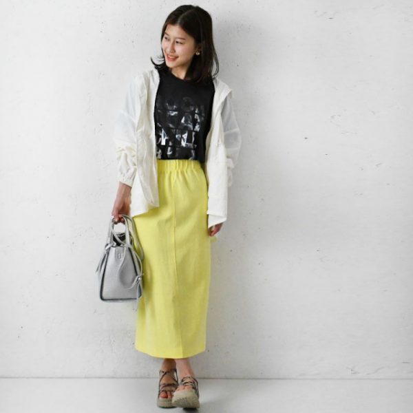 【2022最新】無地スカートで叶う格上げコーデ！今すぐ真似できるスタイルをご紹介