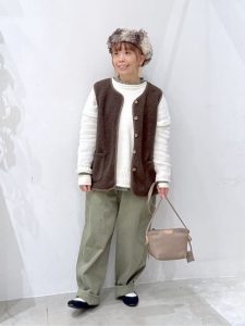 40代〜50代　カジュアル　ファッション　コーディネート