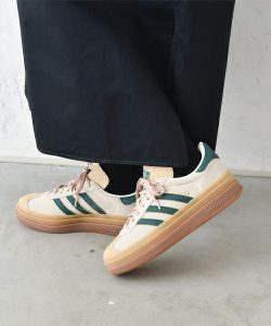 上品 カジュアル 着こなし 40代 50代