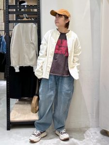 上品 カジュアル 着こなし 40代 50代