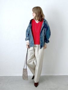 上品 カジュアル 着こなし 40代 50代