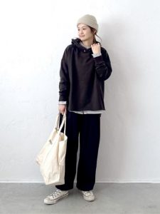 上品　カジュアル　着こなし　40代　50代