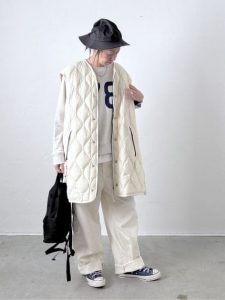 上品　カジュアル　着こなし　40代　50代