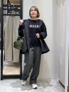 上品　カジュアル　着こなし　40代　50代