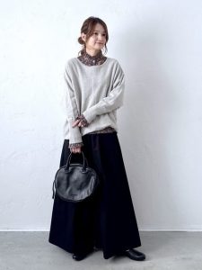 上品 カジュアル 着こなし 40代 50代