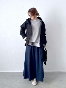 上品　カジュアル　着こなし　40代　50代