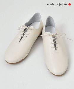 上品 カジュアル 着こなし 40代 50代