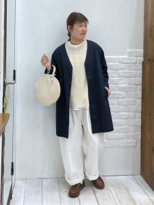 上品 カジュアル 着こなし 40代 50代