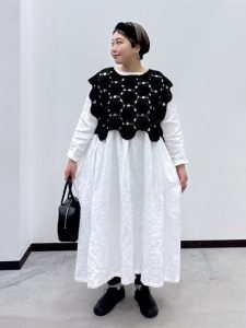 上品 カジュアル 着こなし 40代 50代