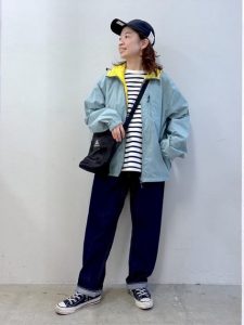 春 カジュアルコーディネート 大人女性