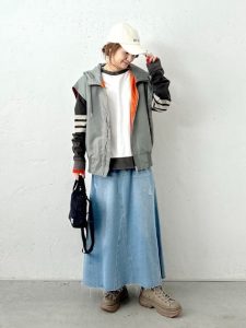 上品 カジュアル 着こなし 40代 50代