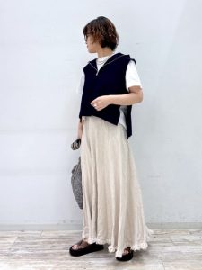 今買って夏まで着回す！40代・50代のための春夏スカートコーデ｜体型カバーも叶う大人カジュアル