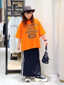 今から夏まで大活躍！40代・50代のための夏の大人カジュアルトップス｜ベーシックも個性派も！