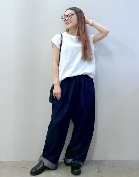 40代50代の2025年春夏の半袖Tシャツコーディネート｜上品カジュアルな大人の着こなし15選