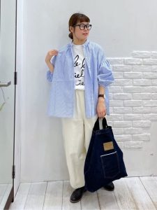 40代・50代　羽織×半袖T　コーデ　今買える　春夏　トレンド　Tシャツ