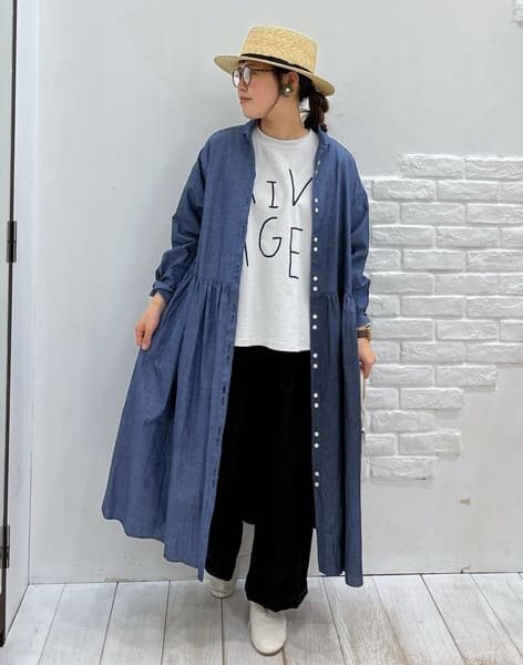 夏先取り！40代・50代の“羽織×半袖T”コーデ｜今買える春夏トレンドTシャツ特集