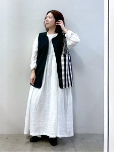 40代・50代　春夏　シャツ・チュニック　体型カバー　涼しげ　カジュアル　コーデ