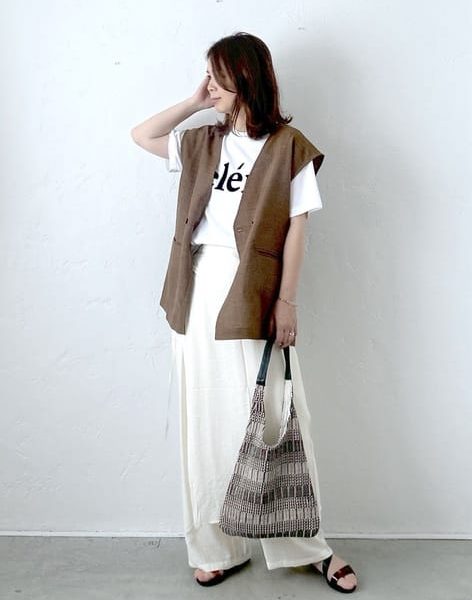 さらっと涼しい、大人のきれいめ落ち感ワイドパンツ特集｜40代・50代の春夏カジュアルコーデ