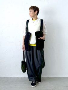 Tシャツでもおしゃれ見え!40代・50代が実践する垢抜けのルールと着回しコーデ15選