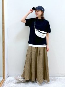 Tシャツでもおしゃれ見え!40代・50代が実践する垢抜けのルールと着回しコーデ15選