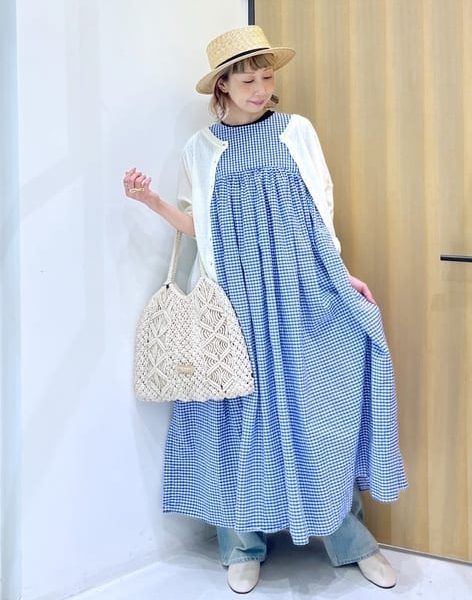 涼しく上品に着こなす！40代・50代のための春夏ワンピース12選｜1枚でもレイヤードでも