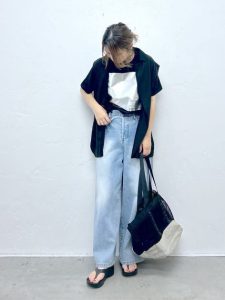 Tシャツでもおしゃれ見え!40代・50代が実践する垢抜けのルールと着回しコーデ15選