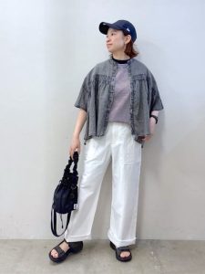 梅雨入り前に知っておきたい！涼しい素材で快適おしゃれな大人の夏コーデ15選