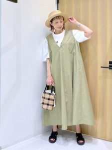 涼しく上品に着こなす!40代・50代のための春夏ワンピース12選|1枚でもレイヤードでも