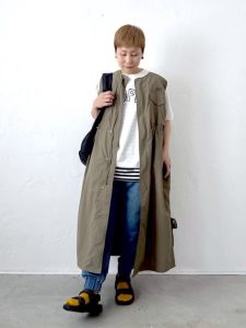 Tシャツでもおしゃれ見え!40代・50代が実践する垢抜けのルールと着回しコーデ15選