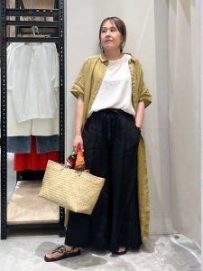 梅雨入り前に知っておきたい！涼しい素材で快適おしゃれな大人の夏コーデ15選