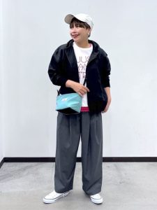 Tシャツでもおしゃれ見え!40代・50代が実践する垢抜けのルールと着回しコーデ15選