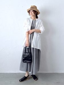 涼しく上品に着こなす!40代・50代のための春夏ワンピース12選|1枚でもレイヤードでも