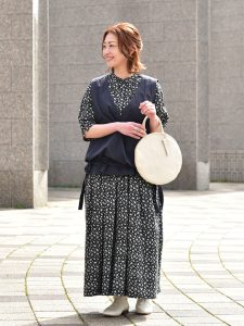 涼しく上品に着こなす!40代・50代のための春夏ワンピース12選|1枚でもレイヤードでも