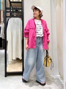 40代・50代に似合う“シャツ羽織”｜涼しい・着回し・体型カバーが叶う、大人の春夏スタイル