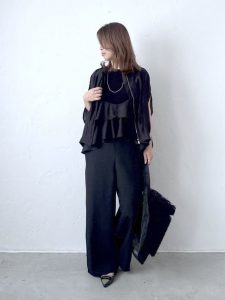 大人のこなれ感は羽織りから！40・50代の大人の女性のためのシャツ、ワンピ、ベスト着こなし術