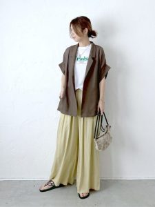さらっと涼しい、大人のきれいめ落ち感ワイドパンツ特集｜40代・50代の春夏カジュアルコーデ