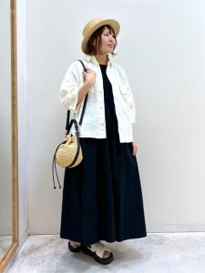 大人のこなれ感は羽織りから！40・50代の大人の女性のためのシャツ、ワンピ、ベスト着こなし術