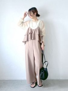 さらっと涼しい、大人のきれいめ落ち感ワイドパンツ特集｜40代・50代の春夏カジュアルコーデ