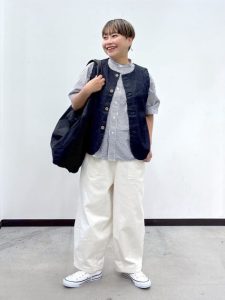 大人のこなれ感は羽織りから！40・50代の大人の女性のためのシャツ、ワンピ、ベスト着こなし術