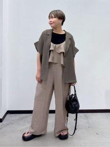 40代女性が選ぶべきカジュアルファッションのキーワード5選｜大人の抜け感と品のよさを両立