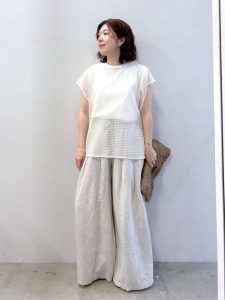 大人のこなれ感は羽織りから！40・50代の大人の女性のためのシャツ、ワンピ、ベスト着こなし術