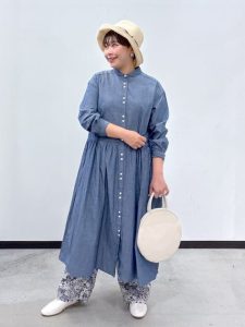 大人のこなれ感は羽織りから！40・50代の大人の女性のためのシャツ、ワンピ、ベスト着こなし術