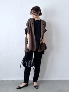 さらっと涼しい、大人のきれいめ落ち感ワイドパンツ特集｜40代・50代の春夏カジュアルコーデ