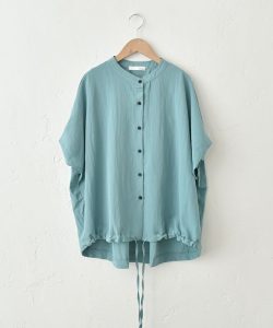 人気スタッフの着こなしから学ぶ！涼しげ＆体型カバーが叶う40代・50代の夏コーデTOP10