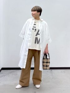 着痩せして見える!40代ぽっちゃり女性の体型カバー夏コーデ