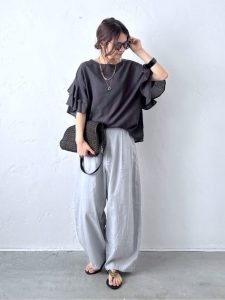 人気スタッフの着こなしから学ぶ！涼しげ＆体型カバーが叶う40代・50代の夏コーデTOP10