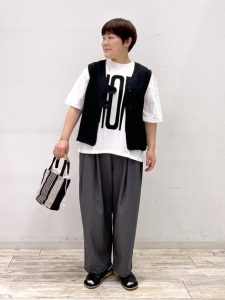 50代 夏の羽織り｜涼しげでこなれる「透け感シャツ・ジャケット・ベスト・シャツワンピ」